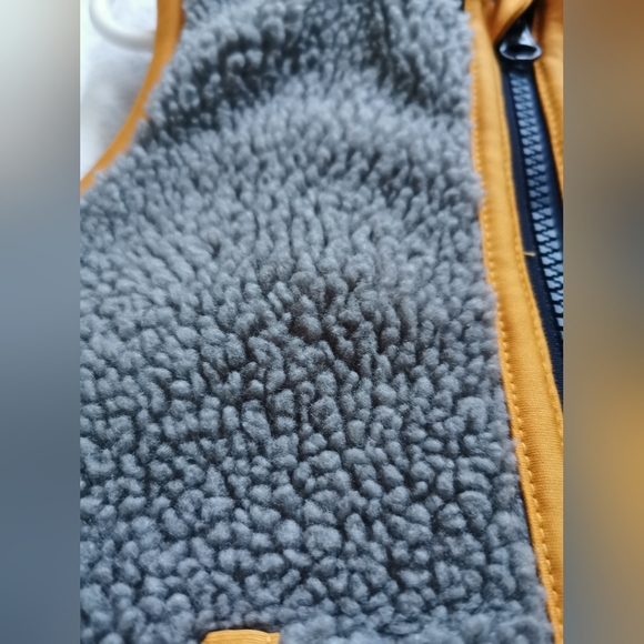 Old Navy 2T Vest - Picture 4 of 7